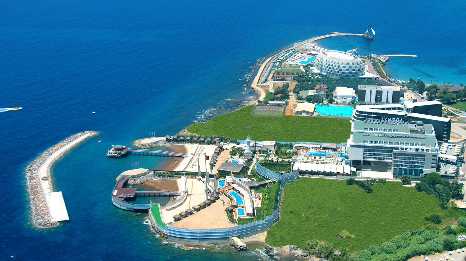 Adenya Hotel&Resort Sahil Kuşbakışı Görünümü