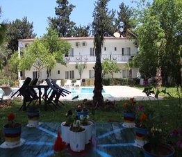 Adrasan Gümüş Otel Bahçeden Otel Görünümü