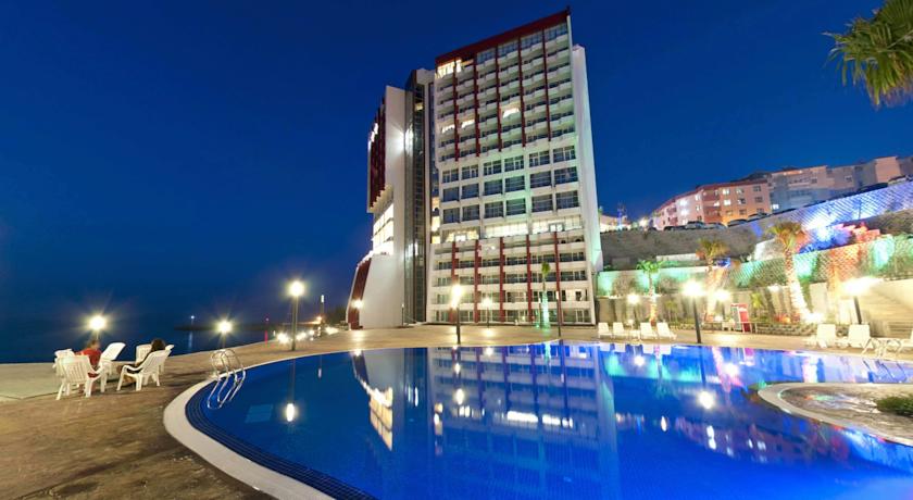 Ak Resort Hotel Gece Manzarası