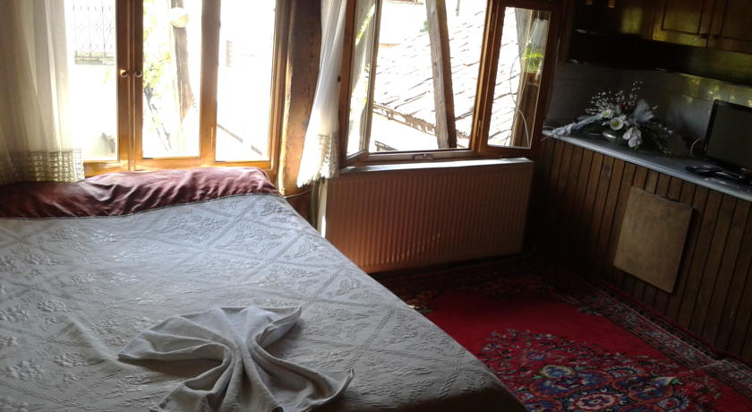 Bastoncu Konak Hotel Aile Odası