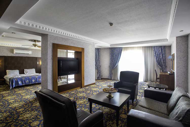 Bera Alanya Hotel Salonlu Oda