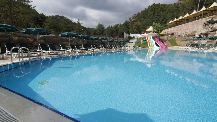 Çam Termal Otel Açık Havuz