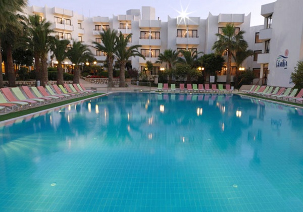 Club Familia Tatil Köyü Açık Havuz