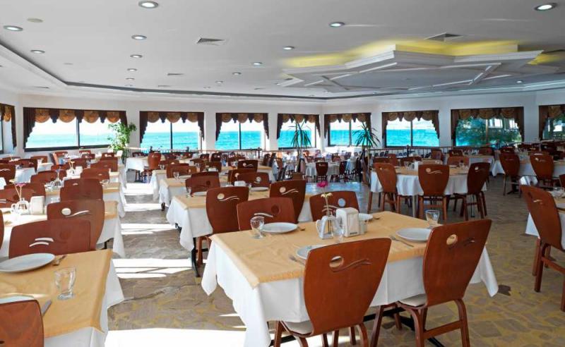 Club Familia Tatil Köyü Restaurant Görüntüsü
