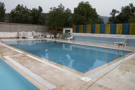 Fıstıklı Çiçekevler Tatil Köyü Açık Havuz