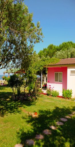 Fıstıklı Çiçekevler Tatil Köyü Deniz Kıyısı