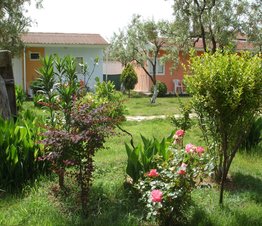 Fıstıklı Çiçekevler Tatil Köyü Evleri