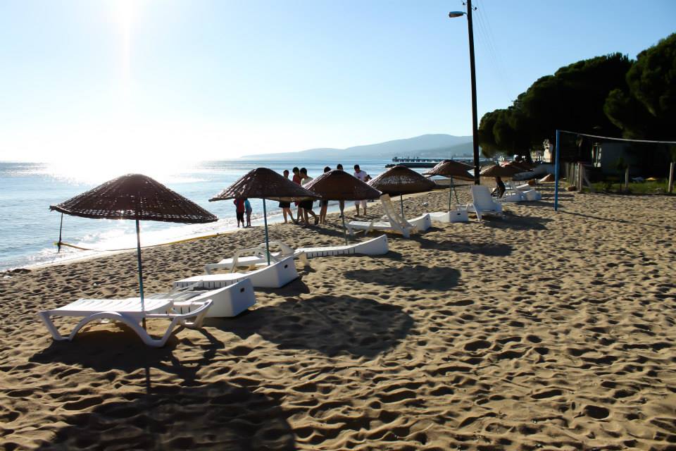 Fıstıklı Çiçekevler Tatil Köyü Sahili
