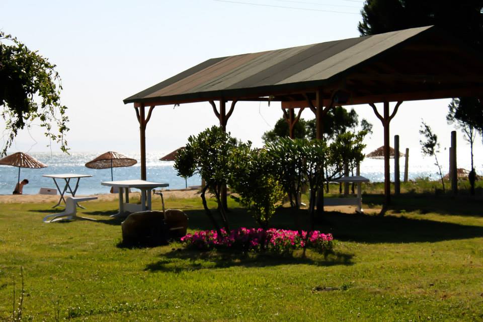 Fıstıklı Çiçekevler Tatil Köyü Sahil Cafe