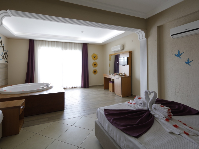 Golden Life Resort Hotel Jakuzili Oda