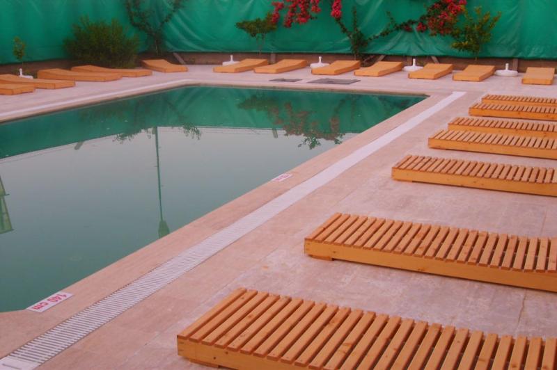 Hare Hotel Bayanlar Havuzu