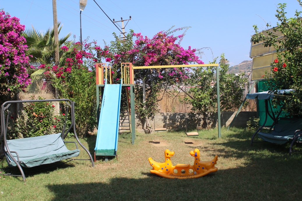 Hare Hotel Çocuk Parkı