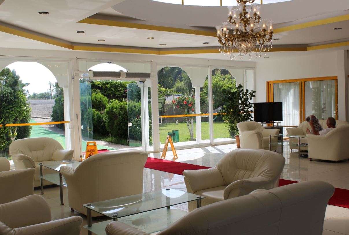 Hare Hotel Lobi