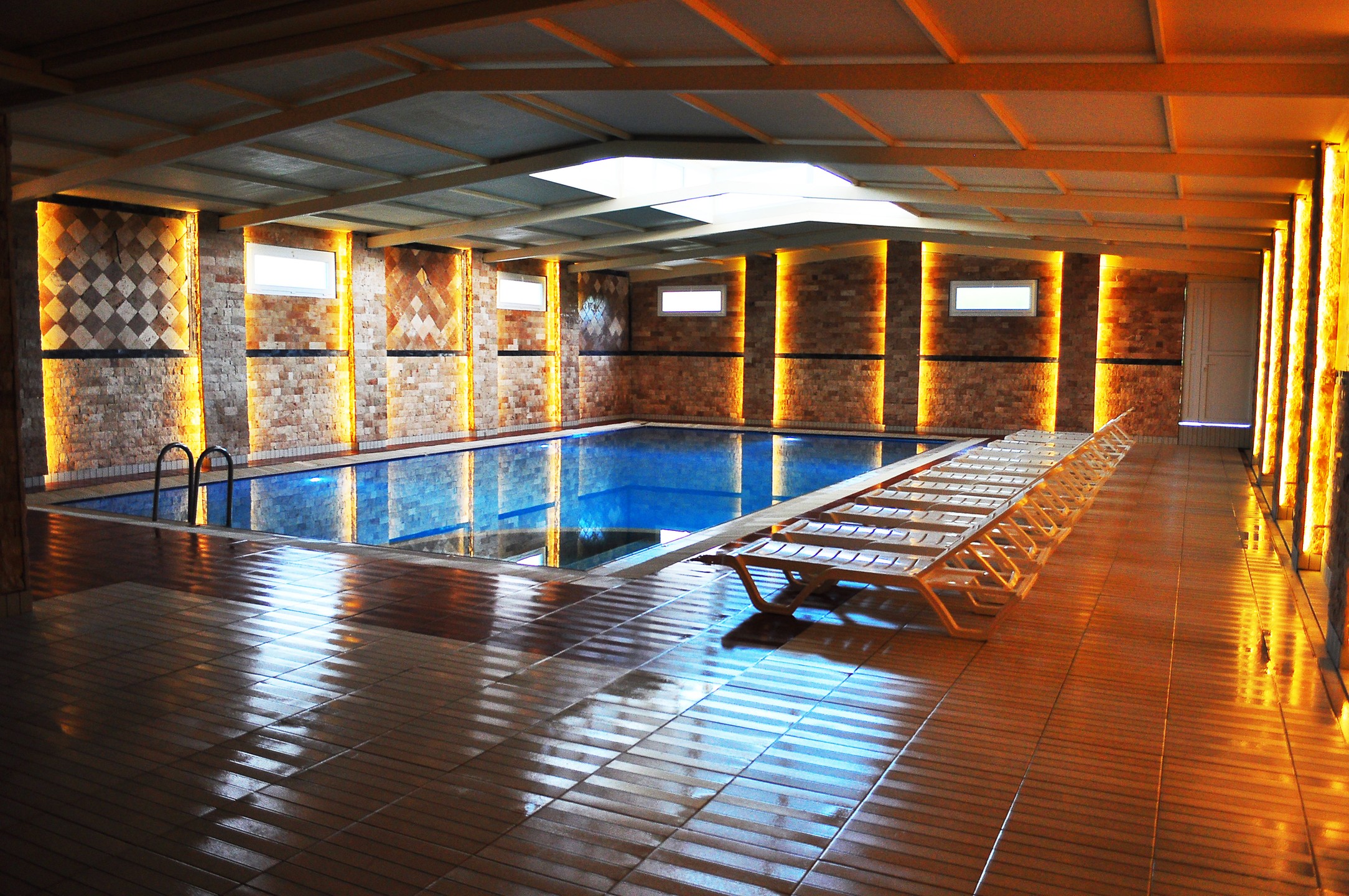 Hedef Beyt Hotel Kapalı Havuzu