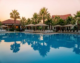 Katrancı Park Hotel Bahçeden Manzarası