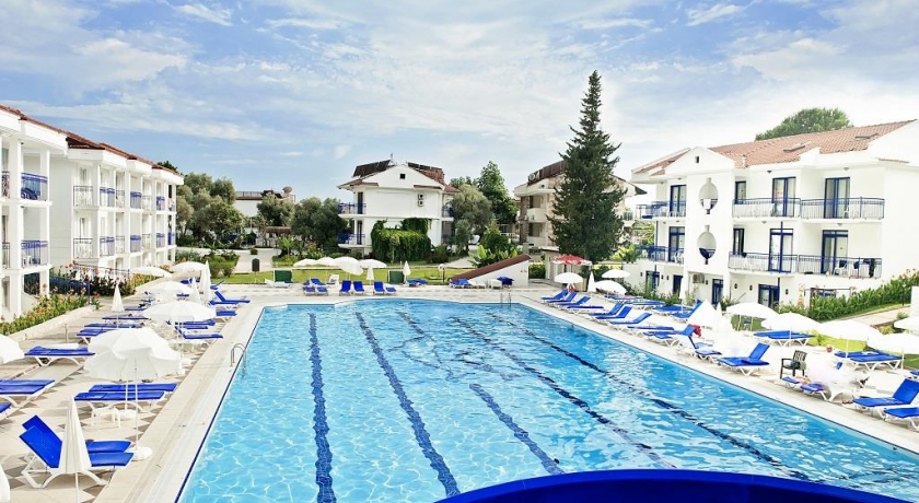 Mahidevran Ölüdeniz Hotel Otel Havuz Manzarası