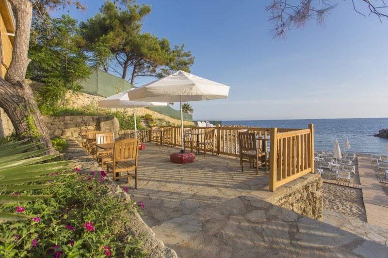 Modern Saraylar Tatil Köyü Bahçe Deniz Kenarı
