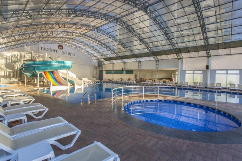 Modern Saraylar Tatil Köyü Kapalı Havuzlar
