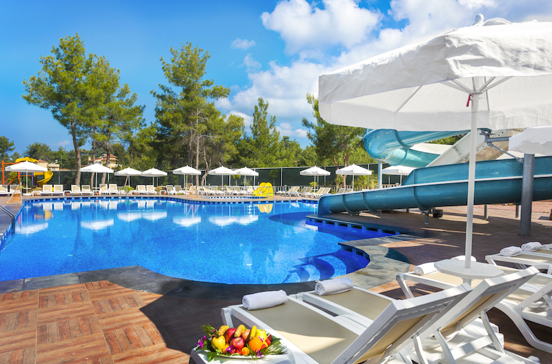 Modern Saraylar Tatil Köyü Kaydıraklı Havuz