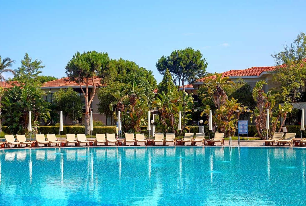 Şah inn Paradise Tatil Köyü Havuz Başı