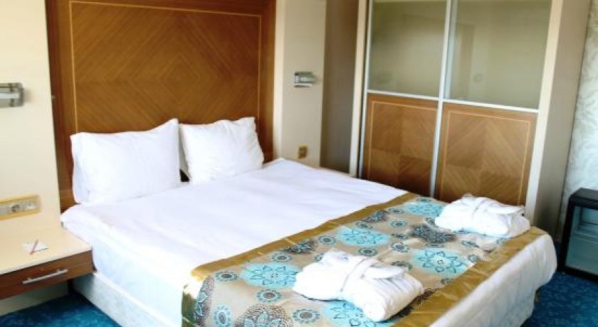 Sanitas Termal Hotel Suit Oda