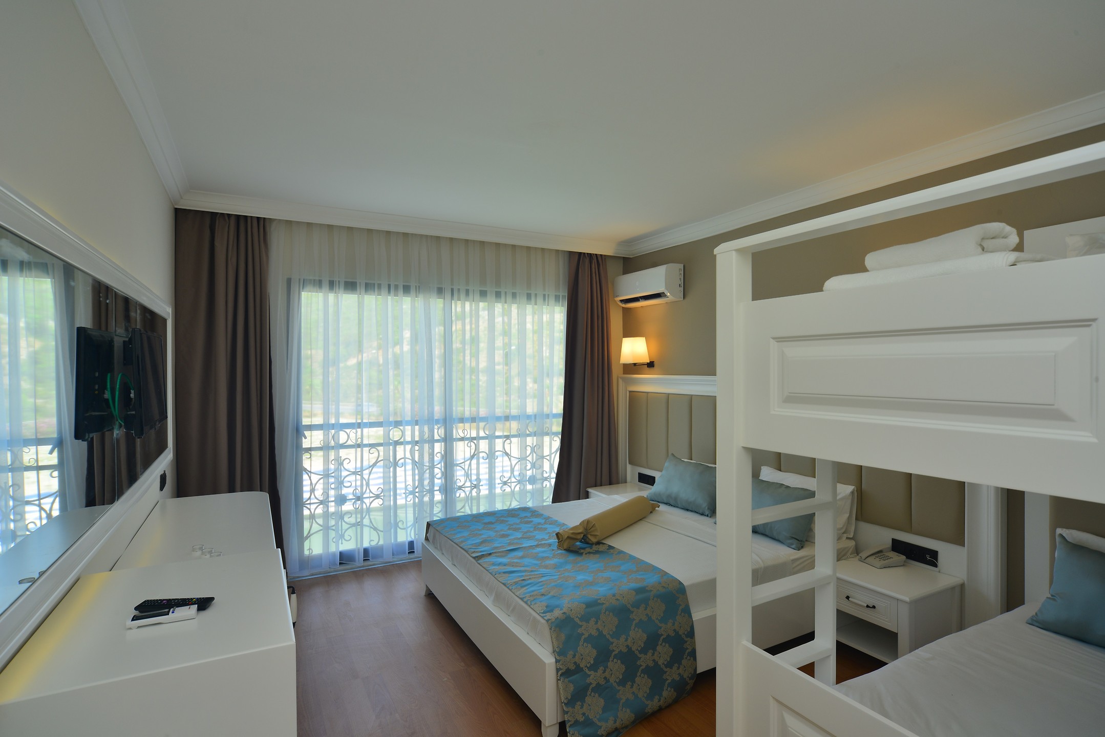 Sea Star Hotel Aile Odası